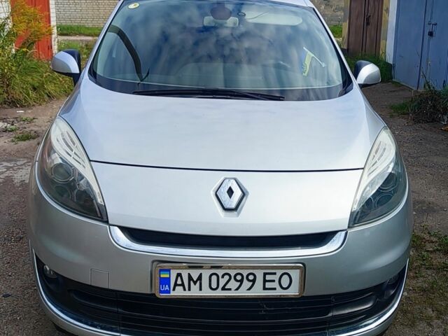 Серый Рено Сценик III, объемом двигателя 1.5 л и пробегом 295 тыс. км за 7500 $, фото 1 на Automoto.ua