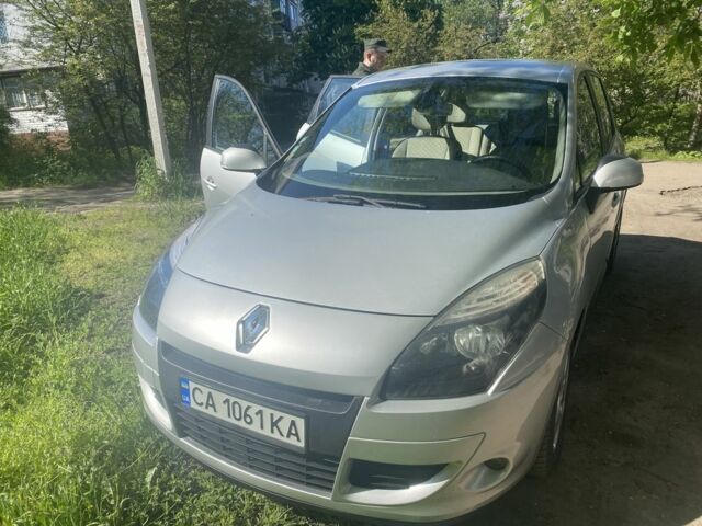 Сірий Рено Сценік III, об'ємом двигуна 1.5 л та пробігом 270 тис. км за 6850 $, фото 1 на Automoto.ua