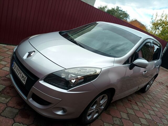 Серый Рено Сценик III, объемом двигателя 1.5 л и пробегом 275 тыс. км за 6900 $, фото 1 на Automoto.ua