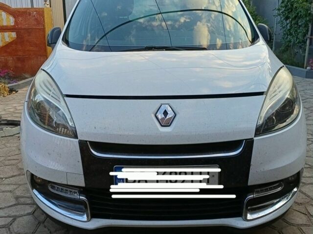 Білий Рено Сценік, об'ємом двигуна 0 л та пробігом 230 тис. км за 11495 $, фото 1 на Automoto.ua