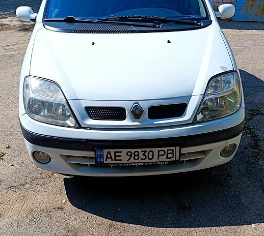 Білий Рено Сценік, об'ємом двигуна 2 л та пробігом 210 тис. км за 3500 $, фото 1 на Automoto.ua