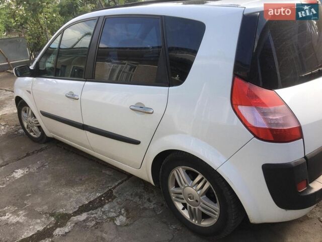 Білий Рено Сценік, об'ємом двигуна 2 л та пробігом 270 тис. км за 5700 $, фото 1 на Automoto.ua