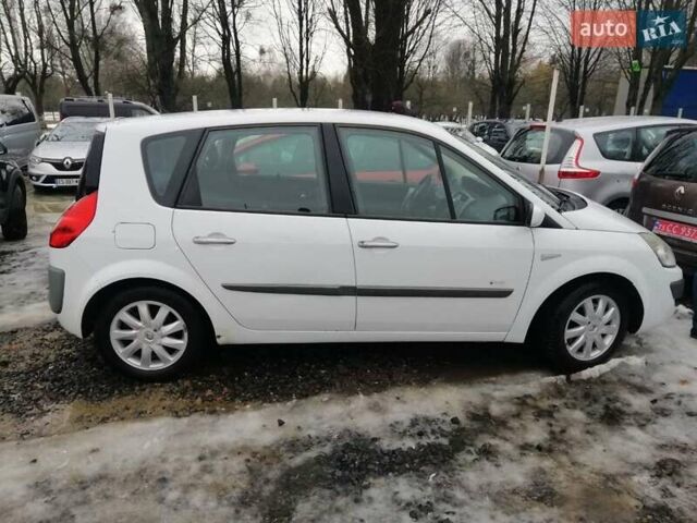 Белый Рено Сценик, объемом двигателя 1.98 л и пробегом 220 тыс. км за 5500 $, фото 1 на Automoto.ua
