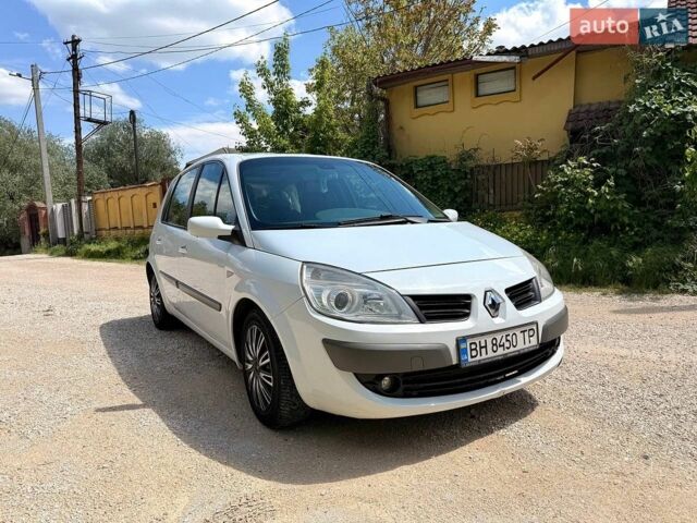 Білий Рено Сценік, об'ємом двигуна 2 л та пробігом 205 тис. км за 5500 $, фото 1 на Automoto.ua