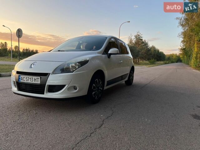 Білий Рено Сценік, об'ємом двигуна 1.6 л та пробігом 190 тис. км за 7000 $, фото 1 на Automoto.ua