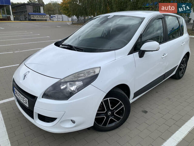 Білий Рено Сценік, об'ємом двигуна 1.5 л та пробігом 250 тис. км за 5100 $, фото 1 на Automoto.ua