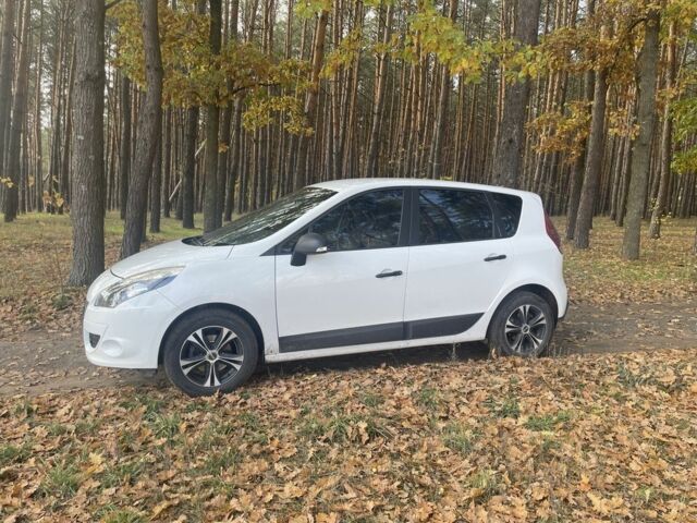 Білий Рено Сценік, об'ємом двигуна 1.5 л та пробігом 290 тис. км за 5998 $, фото 1 на Automoto.ua