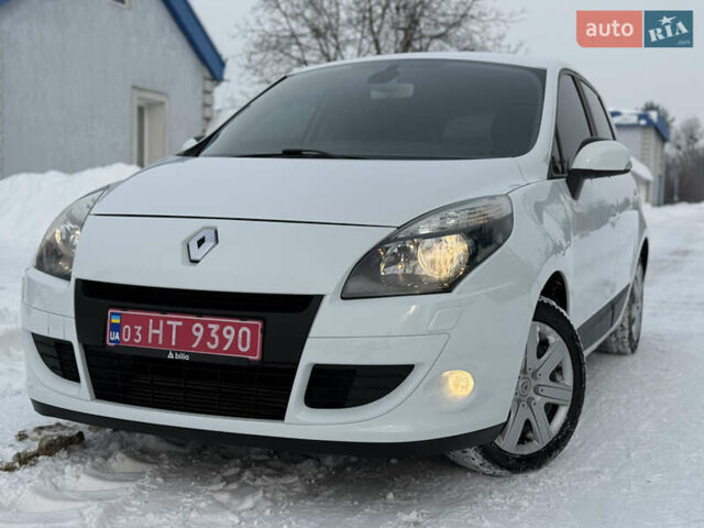 Белый Рено Сценик, объемом двигателя 1.5 л и пробегом 185 тыс. км за 6950 $, фото 1 на Automoto.ua