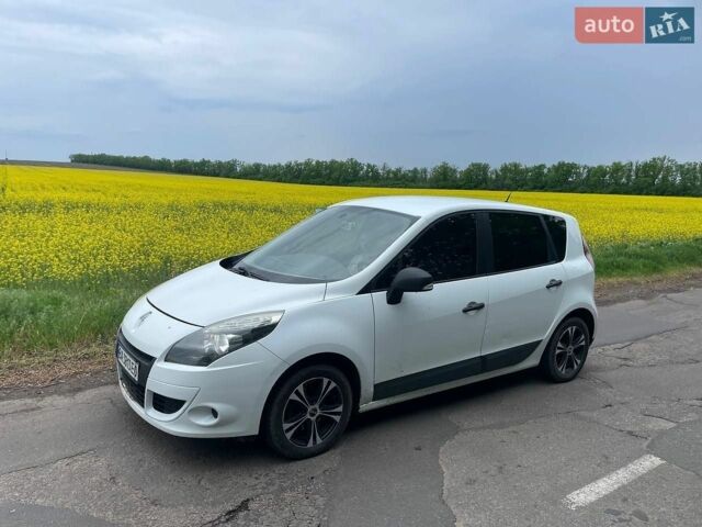 Білий Рено Сценік, об'ємом двигуна 1.46 л та пробігом 309 тис. км за 5900 $, фото 1 на Automoto.ua