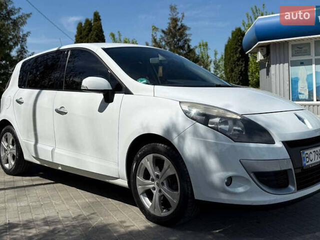 Білий Рено Сценік, об'ємом двигуна 1.46 л та пробігом 190 тис. км за 7700 $, фото 1 на Automoto.ua