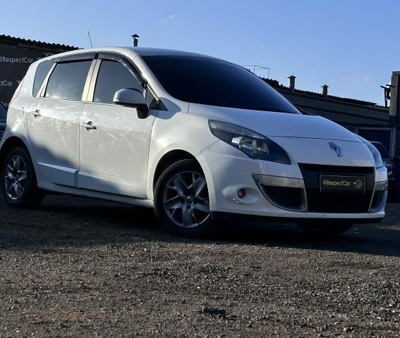 Белый Рено Сценик, объемом двигателя 1.5 л и пробегом 315 тыс. км за 8300 $, фото 1 на Automoto.ua