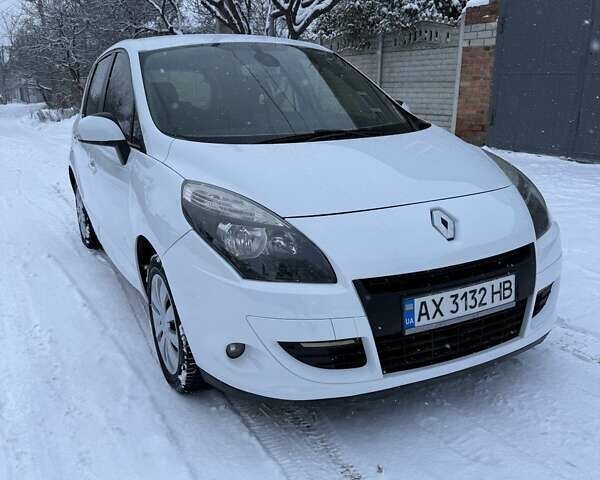 Білий Рено Сценік, об'ємом двигуна 1.46 л та пробігом 182 тис. км за 6800 $, фото 1 на Automoto.ua
