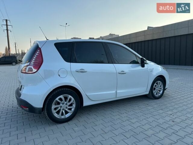 Белый Рено Сценик, объемом двигателя 1.5 л и пробегом 191 тыс. км за 7100 $, фото 1 на Automoto.ua