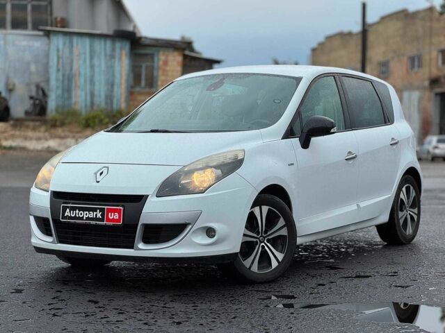 Білий Рено Сценік, об'ємом двигуна 1.9 л та пробігом 242 тис. км за 6940 $, фото 1 на Automoto.ua