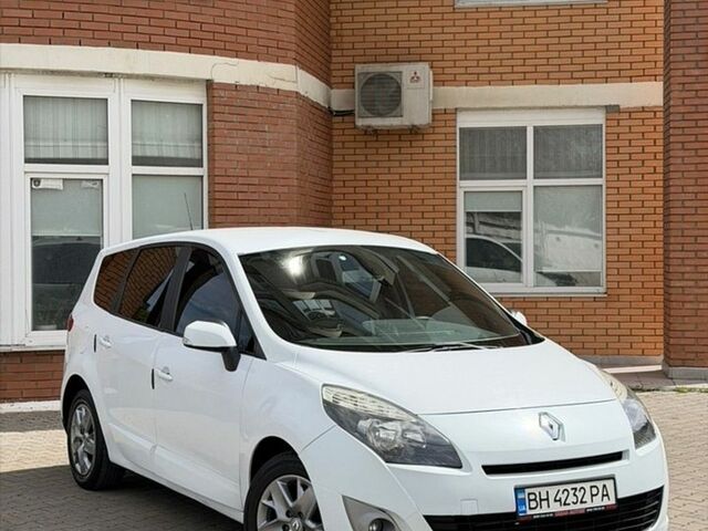 Білий Рено Сценік, об'ємом двигуна 1.46 л та пробігом 177 тис. км за 6500 $, фото 1 на Automoto.ua