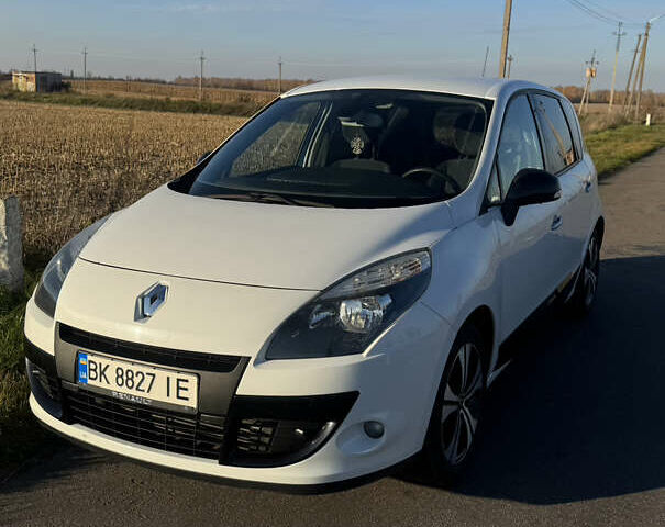 Білий Рено Сценік, об'ємом двигуна 1.46 л та пробігом 266 тис. км за 7800 $, фото 1 на Automoto.ua