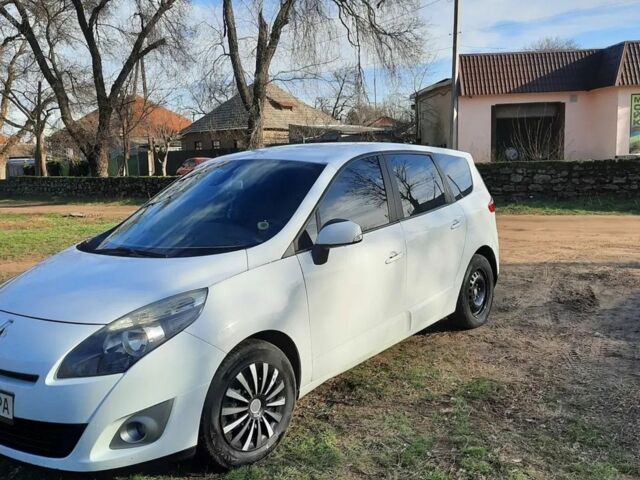 Белый Рено Сценик, объемом двигателя 1.5 л и пробегом 233 тыс. км за 6900 $, фото 1 на Automoto.ua