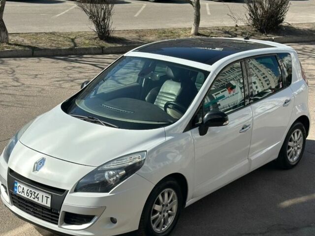 Белый Рено Сценик, объемом двигателя 1.87 л и пробегом 310 тыс. км за 6100 $, фото 1 на Automoto.ua
