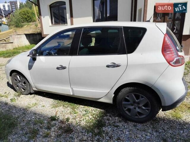 Білий Рено Сценік, об'ємом двигуна 1.6 л та пробігом 204 тис. км за 5500 $, фото 1 на Automoto.ua