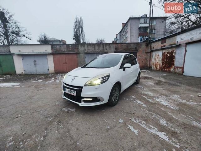 Белый Рено Сценик, объемом двигателя 2 л и пробегом 222 тыс. км за 7999 $, фото 1 на Automoto.ua