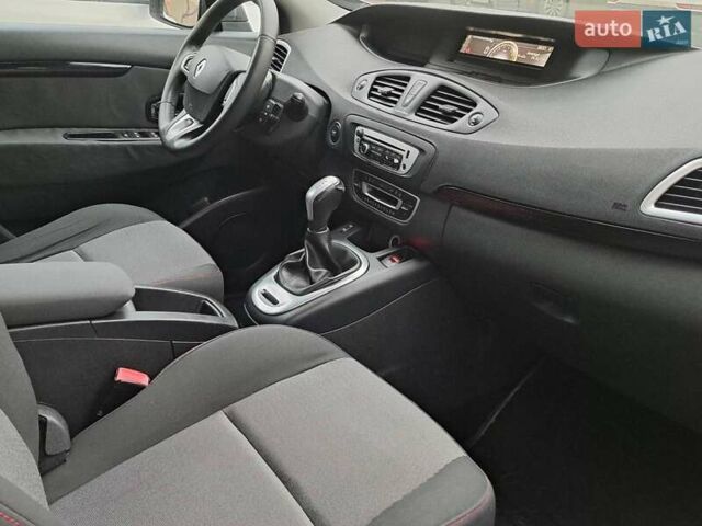 Белый Рено Сценик, объемом двигателя 2 л и пробегом 293 тыс. км за 7100 $, фото 1 на Automoto.ua