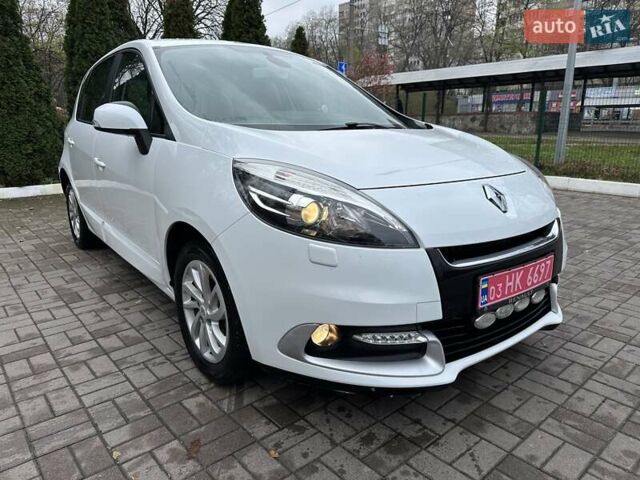 Белый Рено Сценик, объемом двигателя 1.5 л и пробегом 207 тыс. км за 7500 $, фото 1 на Automoto.ua