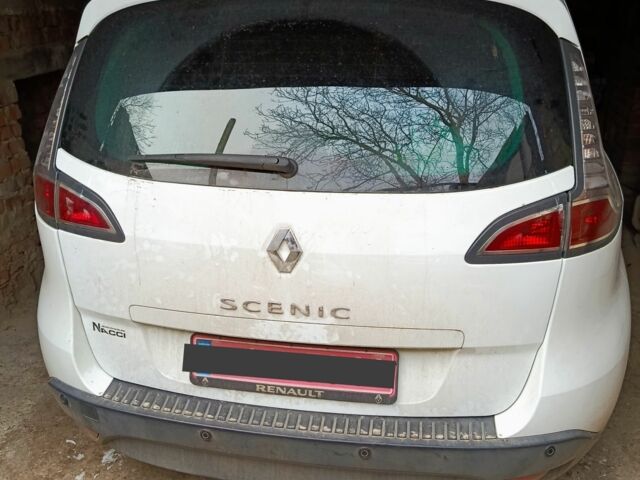 Белый Рено Сценик, объемом двигателя 0 л и пробегом 210 тыс. км за 8900 $, фото 1 на Automoto.ua