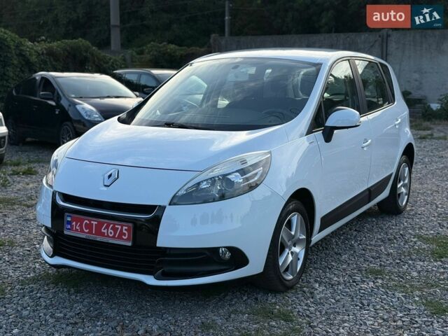 Білий Рено Сценік, об'ємом двигуна 1.6 л та пробігом 157 тис. км за 7990 $, фото 1 на Automoto.ua