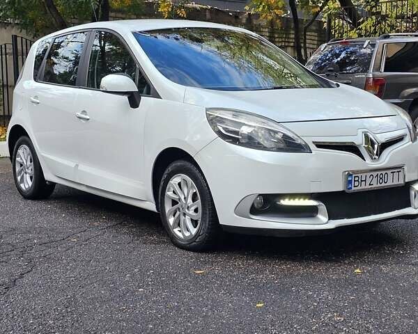 Рено Сценик 2012 в Одессе на Automoto.ua Белый Рено Сценик, объемом двигателя 2 л и пробегом 280 тыс. км за 8700 $, фото 1 на Automoto.ua