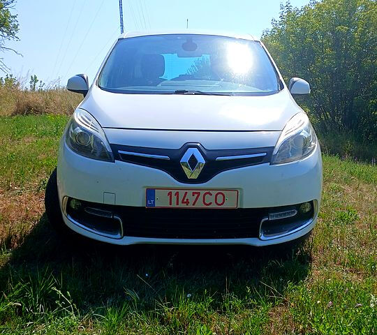 Білий Рено Сценік, об'ємом двигуна 1.5 л та пробігом 240 тис. км за 9200 $, фото 1 на Automoto.ua