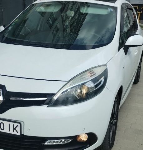 Белый Рено Сценик, объемом двигателя 0 л и пробегом 258 тыс. км за 9950 $, фото 1 на Automoto.ua