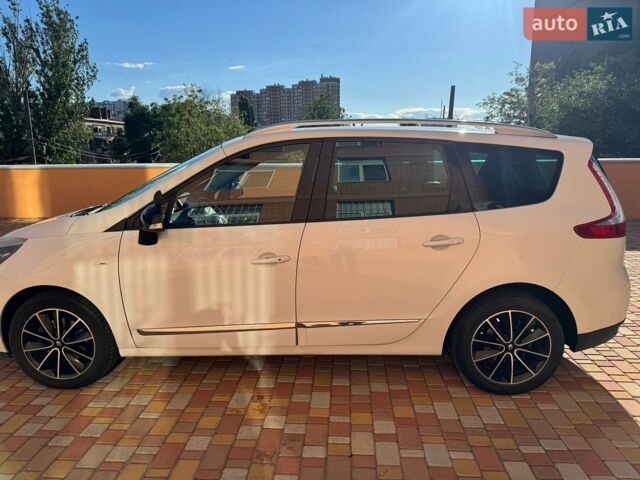 Белый Рено Сценик, объемом двигателя 1.55 л и пробегом 175 тыс. км за 10000 $, фото 1 на Automoto.ua