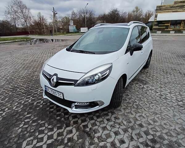 Белый Рено Сценик, объемом двигателя 1.99 л и пробегом 218 тыс. км за 11790 $, фото 1 на Automoto.ua