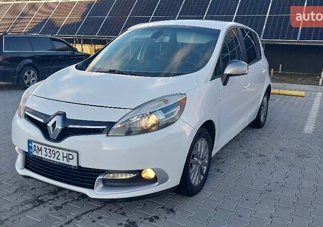 Белый Рено Сценик, объемом двигателя 1.5 л и пробегом 254 тыс. км за 7800 $, фото 1 на Automoto.ua