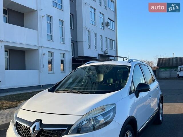 Белый Рено Сценик, объемом двигателя 1.6 л и пробегом 282 тыс. км за 7500 $, фото 1 на Automoto.ua