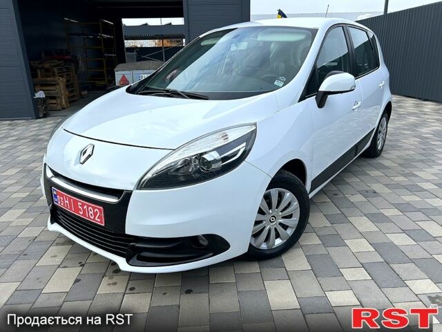 Белый Рено Сценик, объемом двигателя 1.5 л и пробегом 148 тыс. км за 8500 $, фото 1 на Automoto.ua