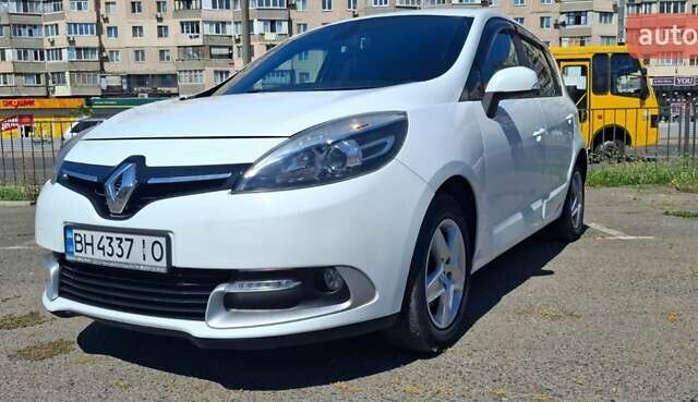 Белый Рено Сценик, объемом двигателя 1.46 л и пробегом 215 тыс. км за 9800 $, фото 1 на Automoto.ua