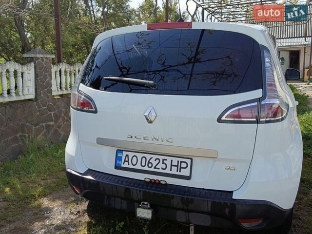 Белый Рено Сценик, объемом двигателя 1.46 л и пробегом 183 тыс. км за 8200 $, фото 1 на Automoto.ua