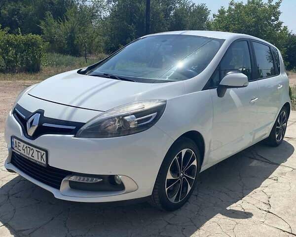 Белый Рено Сценик, объемом двигателя 1.46 л и пробегом 225 тыс. км за 11800 $, фото 1 на Automoto.ua