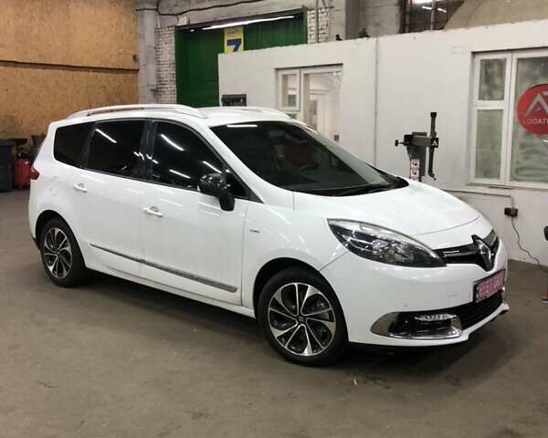 Білий Рено Сценік, об'ємом двигуна 2 л та пробігом 213 тис. км за 13200 $, фото 1 на Automoto.ua
