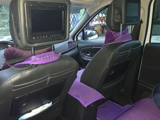 Белый Рено Сценик, объемом двигателя 1.5 л и пробегом 220 тыс. км за 11800 $, фото 1 на Automoto.ua