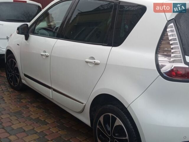 Білий Рено Сценік, об'ємом двигуна 1.5 л та пробігом 212 тис. км за 9199 $, фото 1 на Automoto.ua