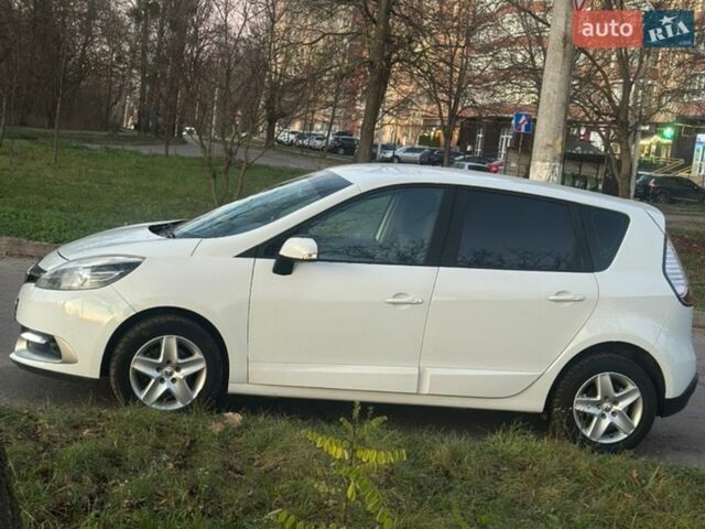 Белый Рено Сценик, объемом двигателя 1.5 л и пробегом 215 тыс. км за 8500 $, фото 1 на Automoto.ua
