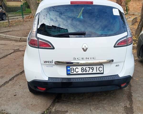 Рено Сценик 2015 в Львове на Automoto.ua Белый Рено Сценик, объемом двигателя 1.5 л и пробегом 190 тыс. км за 10000 $, фото 1 на Automoto.ua