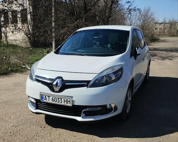 Белый Рено Сценик, объемом двигателя 1.46 л и пробегом 200 тыс. км за 8900 $, фото 1 на Automoto.ua