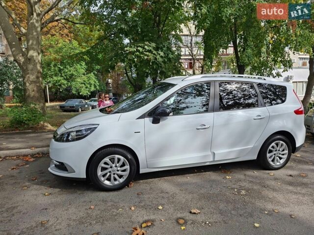 Белый Рено Сценик, объемом двигателя 1.46 л и пробегом 230 тыс. км за 10500 $, фото 1 на Automoto.ua