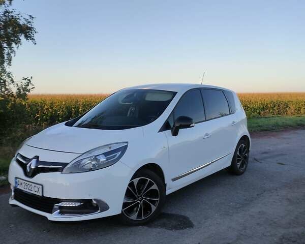Білий Рено Сценік, об'ємом двигуна 1.6 л та пробігом 266 тис. км за 9800 $, фото 1 на Automoto.ua