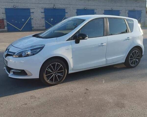 Белый Рено Сценик, объемом двигателя 1.5 л и пробегом 190 тыс. км за 10600 $, фото 1 на Automoto.ua