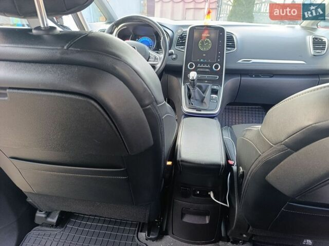Белый Рено Сценик, объемом двигателя 1.46 л и пробегом 213 тыс. км за 17500 $, фото 1 на Automoto.ua