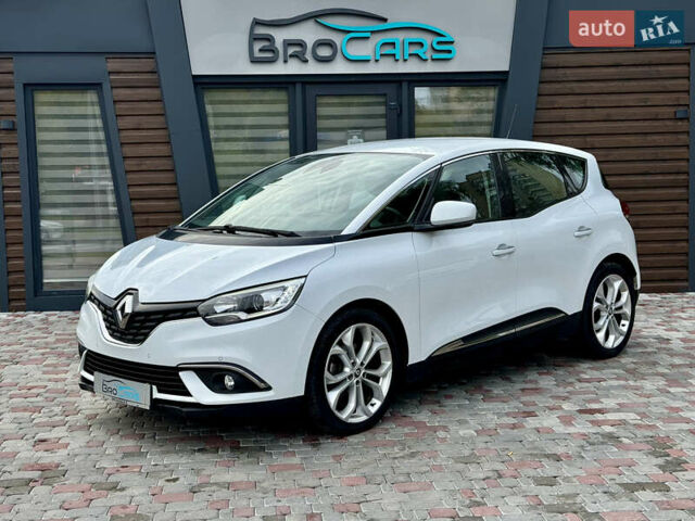 Белый Рено Сценик, объемом двигателя 1.5 л и пробегом 204 тыс. км за 13700 $, фото 1 на Automoto.ua